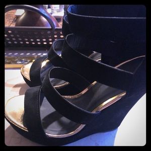Black wedge 6’ heels